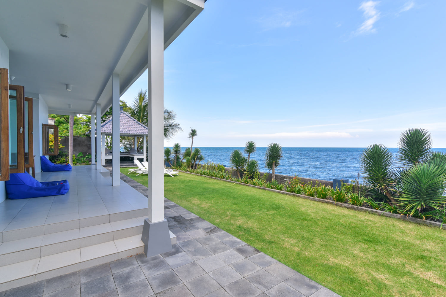 Villa Pinggir Pantai dijual di Kuta