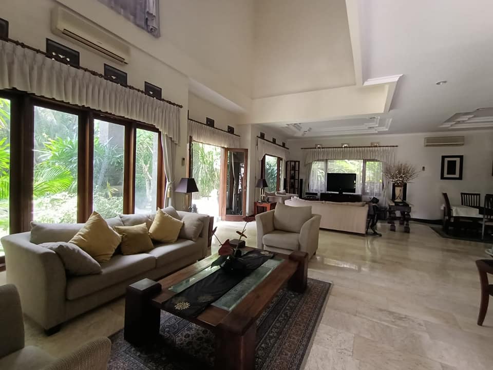 Villa dijual di Kerobokan Bali