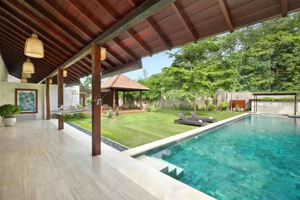 Villa dijual di Kerobokan Bali