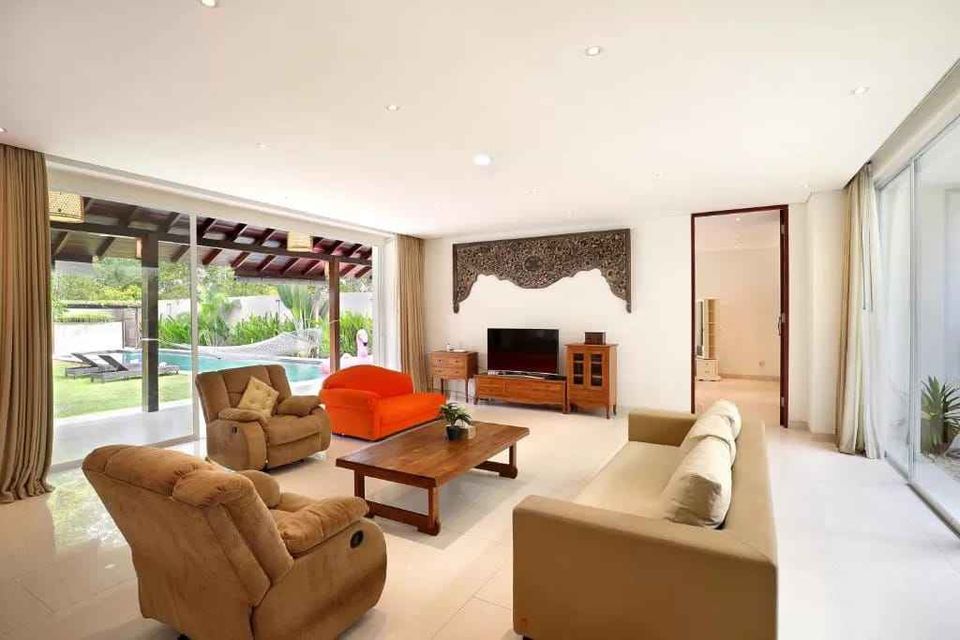 Villa dijual di Kerobokan Bali