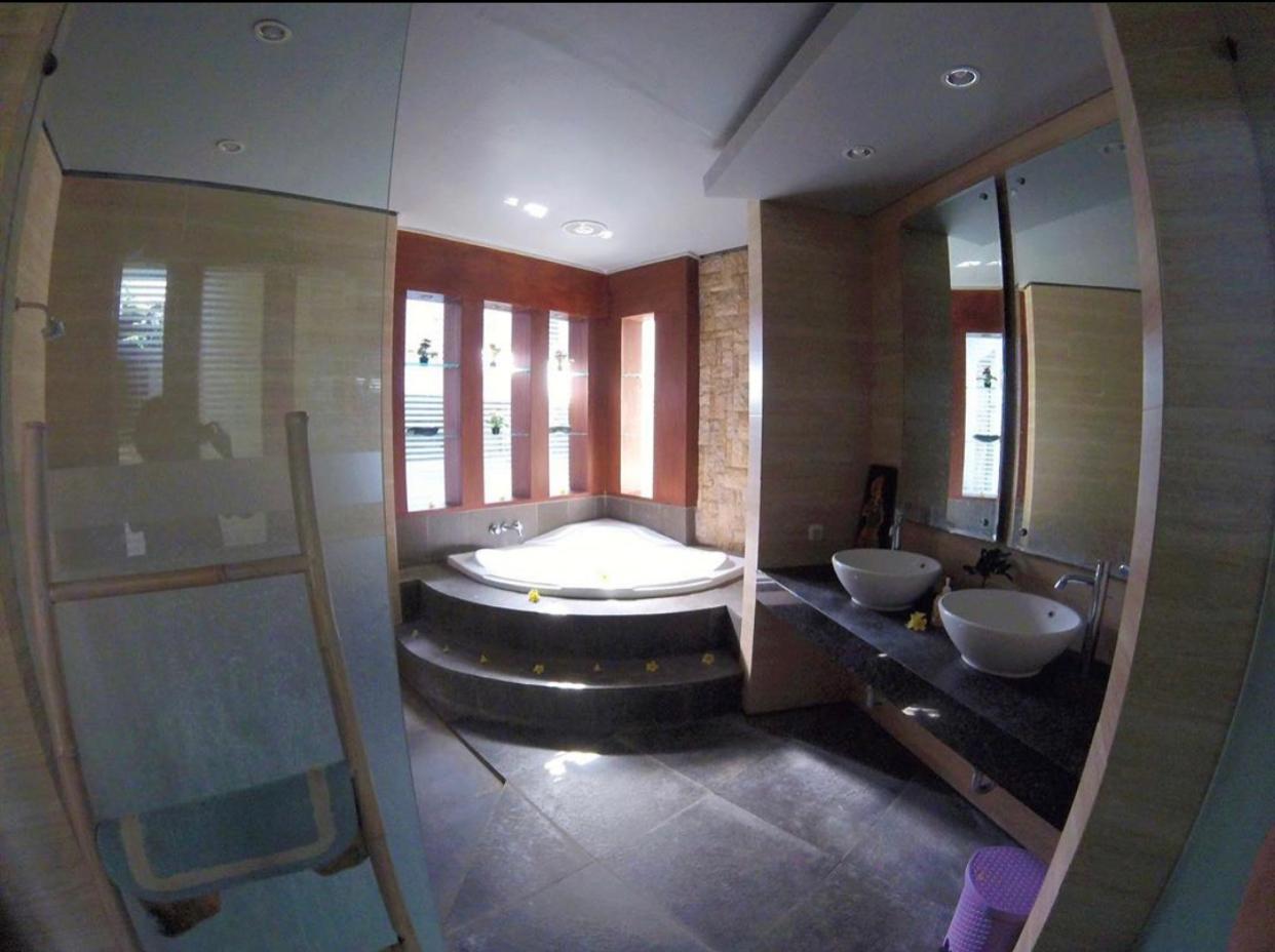 Villa dijual di Pererenan Bali