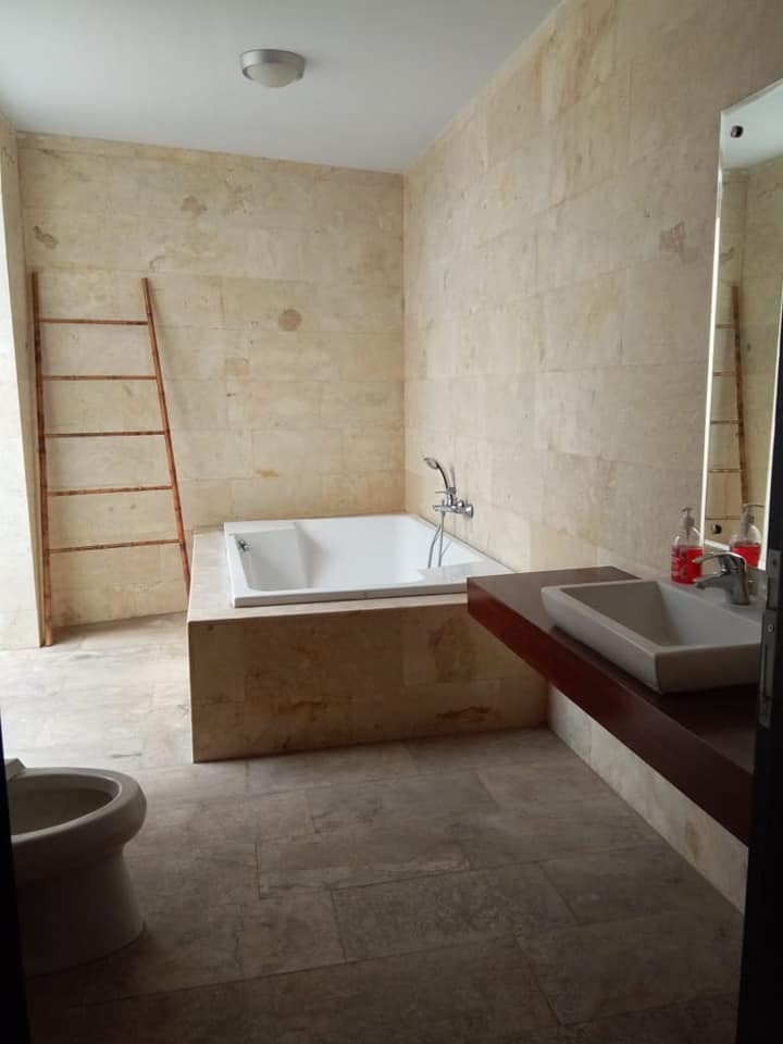 Villa dijual di Seminyak Bali